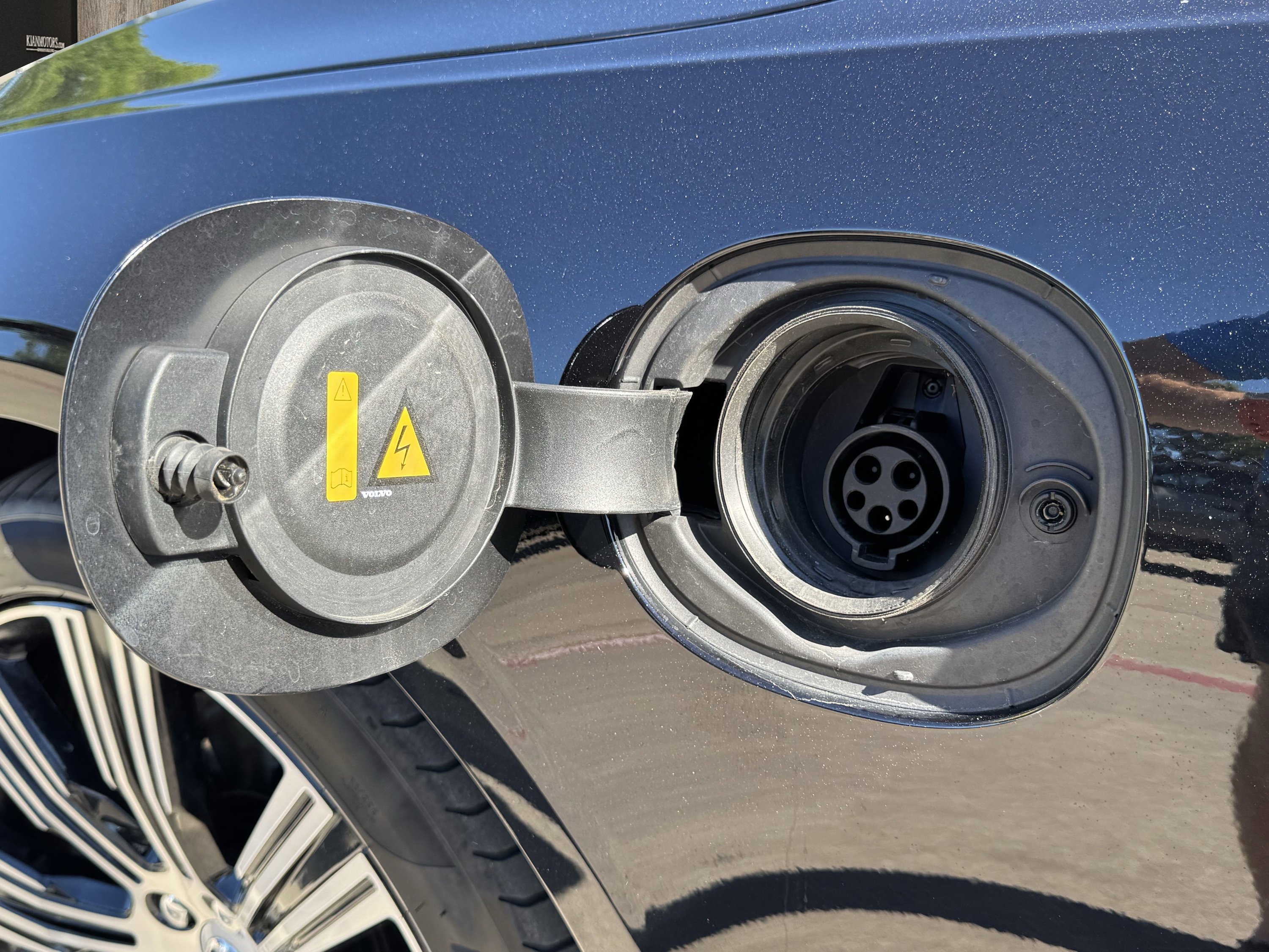 Used 2024 Volvo S90 T8 Ultimate w/ Lounge Package image 15