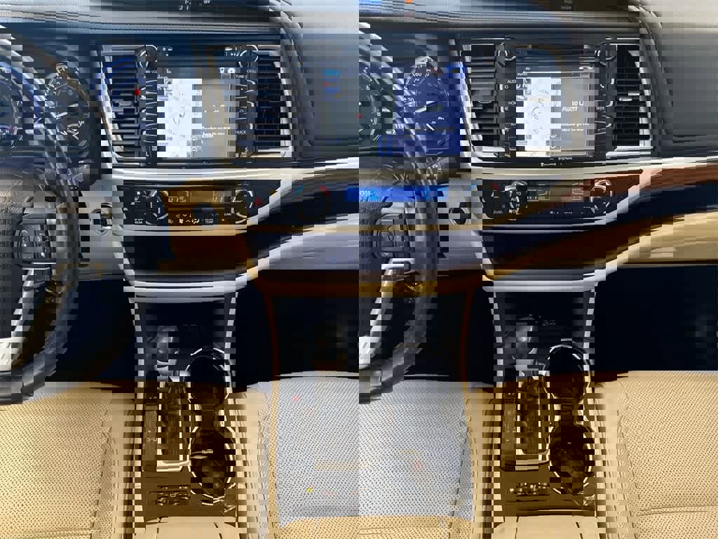 Used 2018 Toyota Highlander Limited image 30