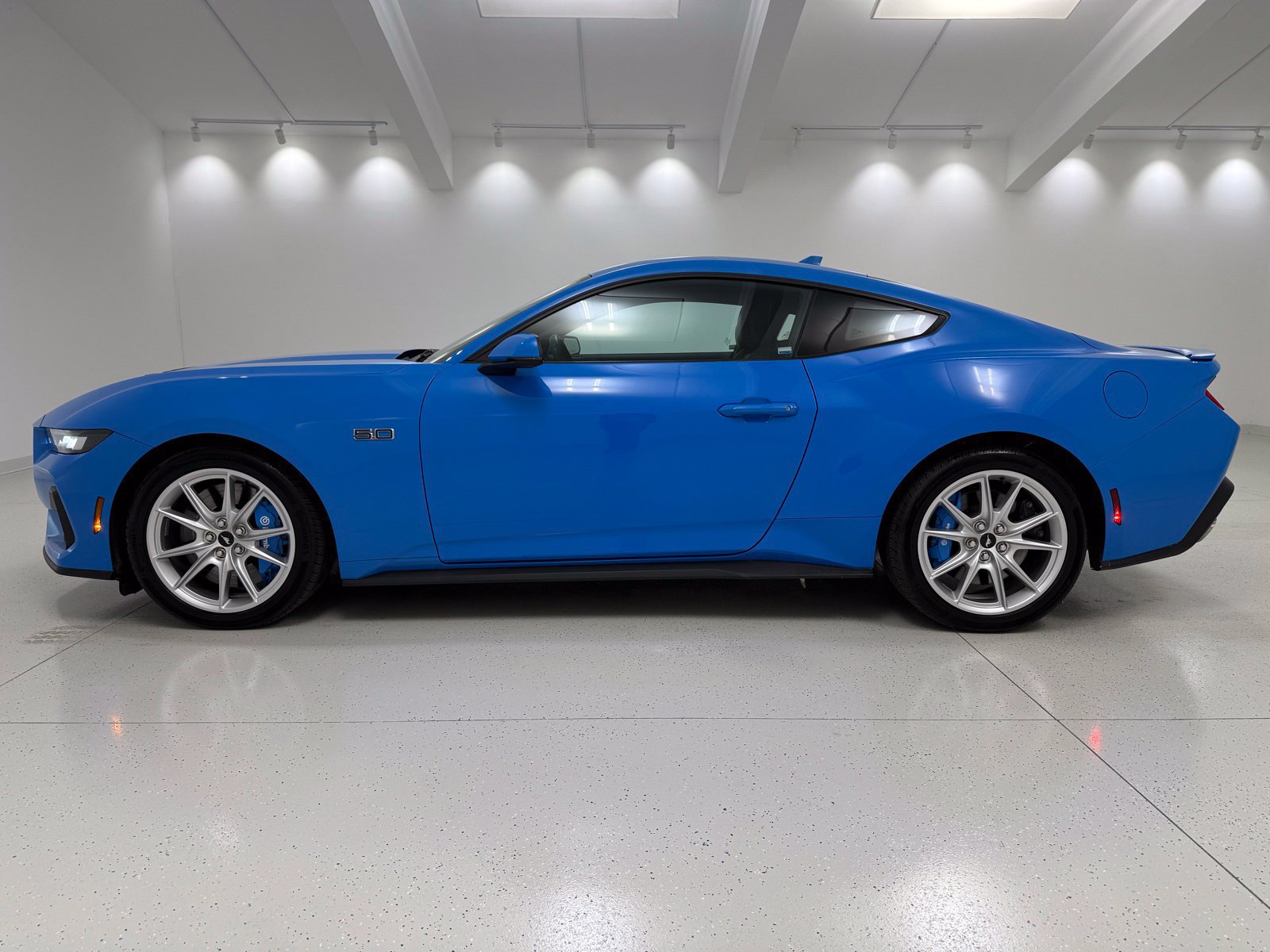 Used 2024 Ford Mustang GT Premium RWD image 4