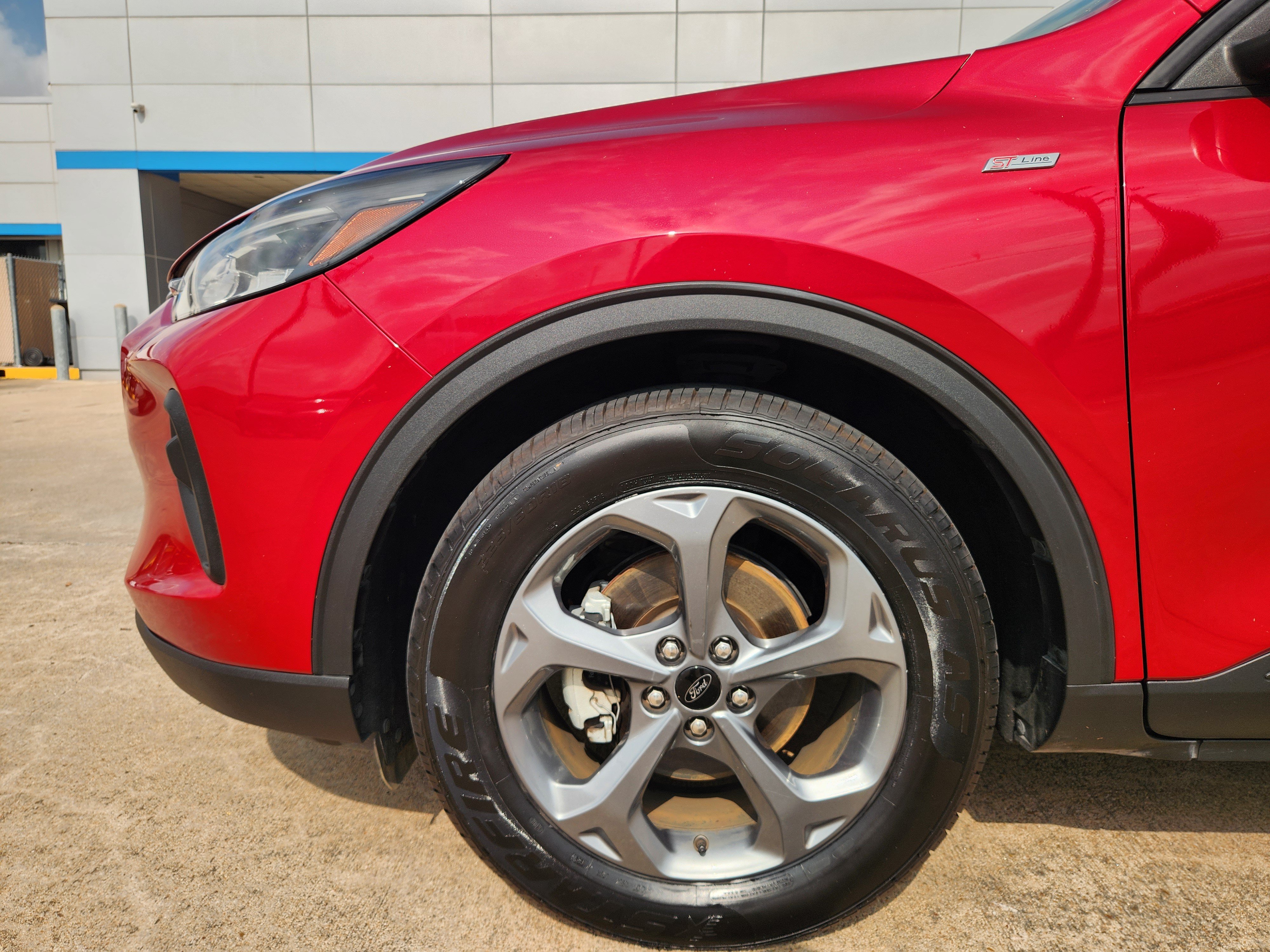 Used 2025 Ford Escape ST-Line FWD image 9