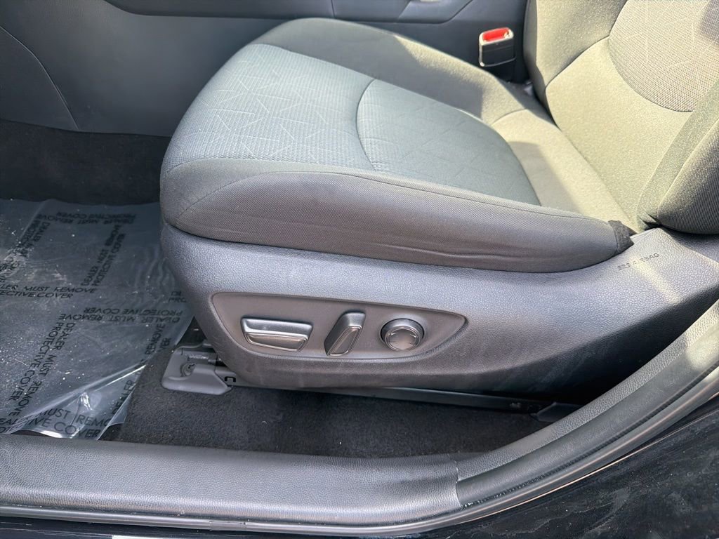 Used 2025 Toyota RAV4 XLE image 14