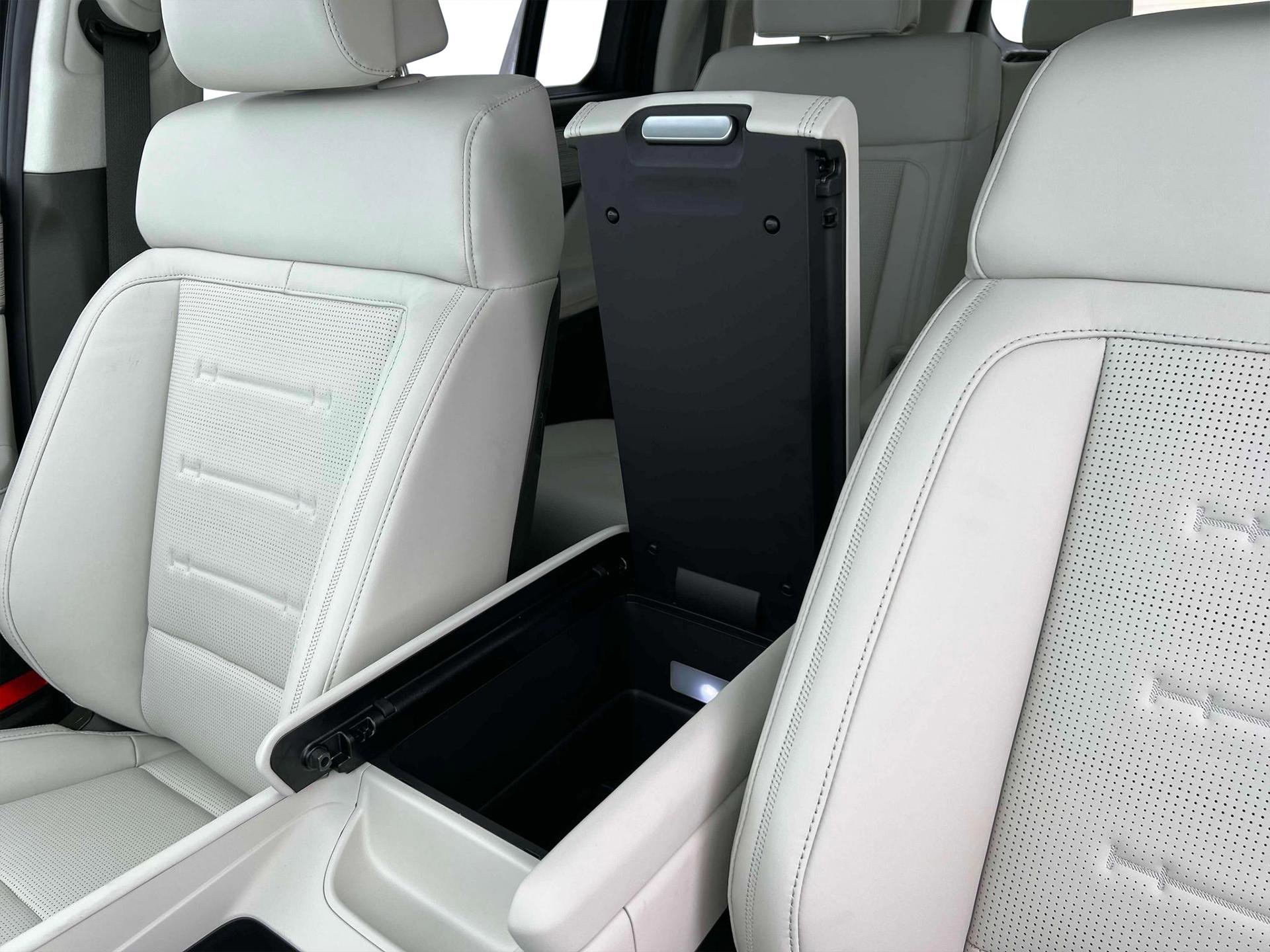 Used 2024 Hyundai Santa Fe Calligraphy image 17