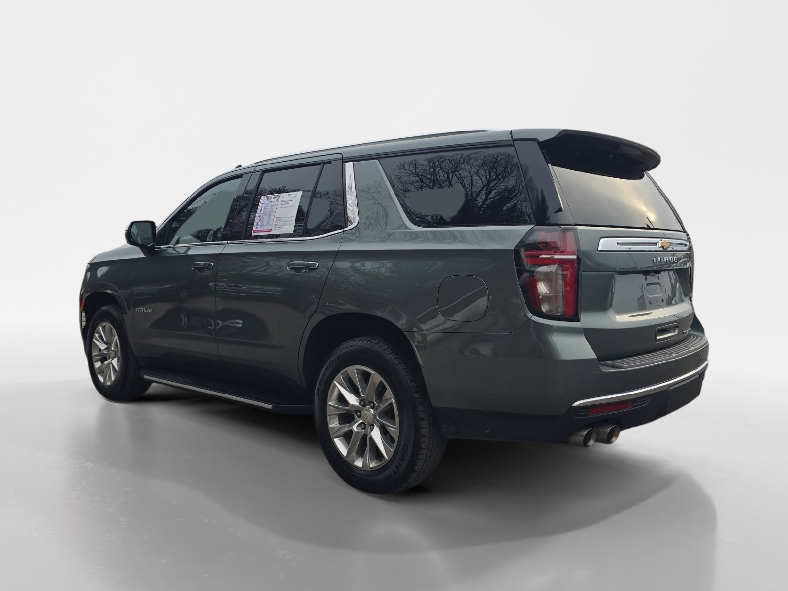 Used 2024 Chevrolet Tahoe Premier image 3