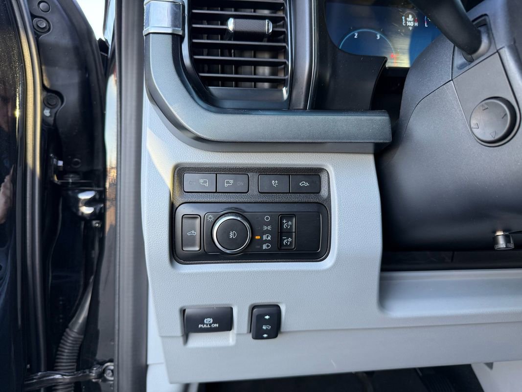 Used 2024 Ford F350 Limited w/ FX4 Off-Road Package image 23