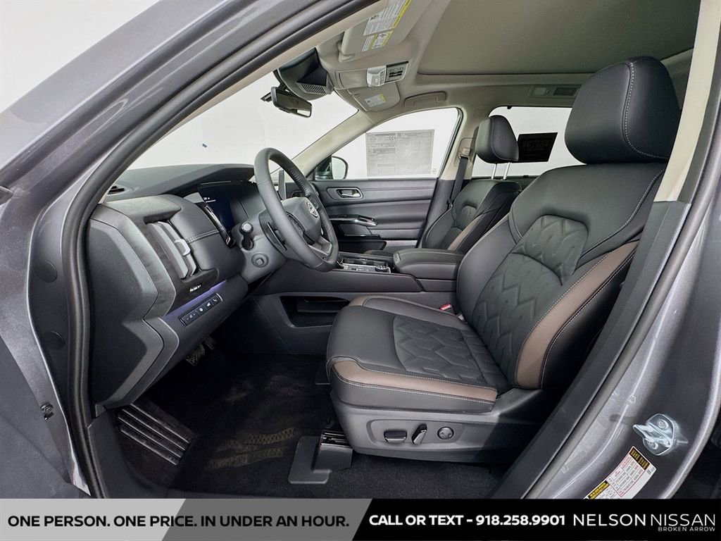 New 2026 Nissan Pathfinder Platinum image 21