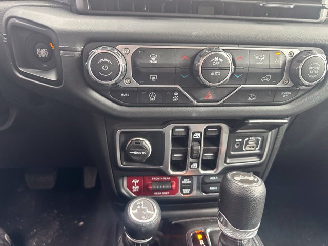 Used 2025 Jeep Wrangler Unlimited Rubicon AWD/4WD image 17