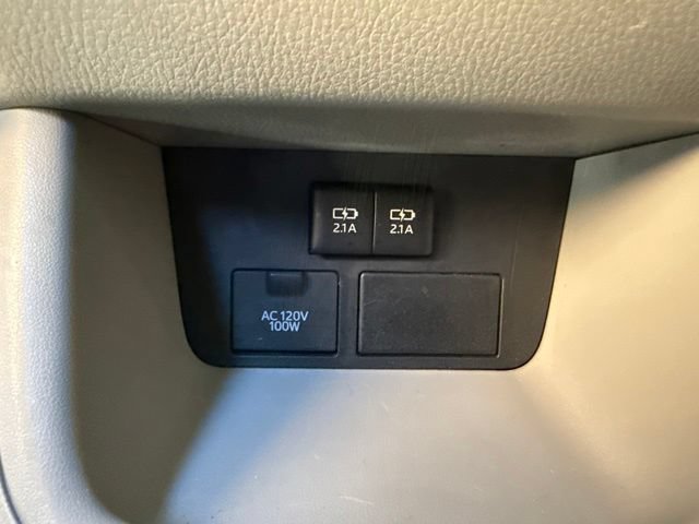 Used 2018 Toyota Highlander XLE AWD/4WD image 19