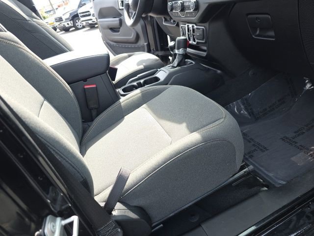 Used 2024 Jeep Wrangler Unlimited Sport AWD/4WD image 42