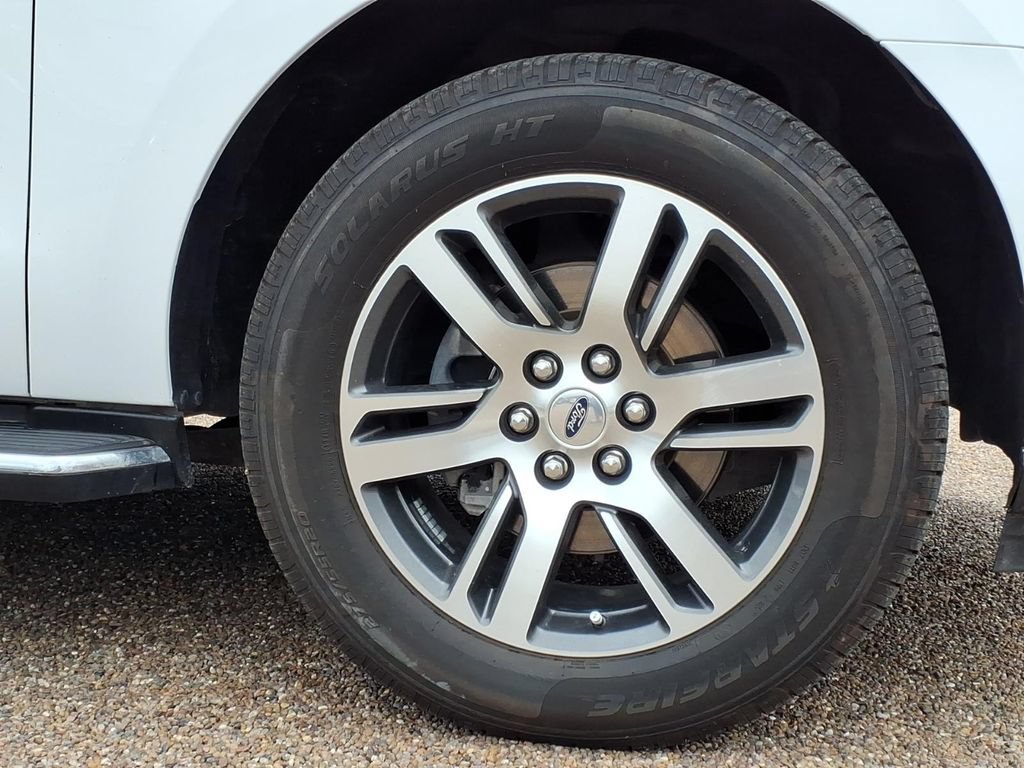 Used 2022 Ford Expedition Limited RWD image 10