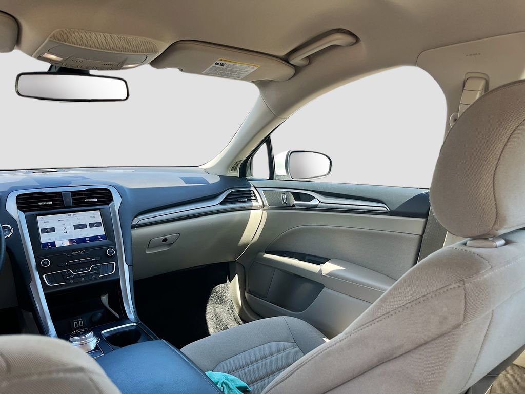Used 2019 Ford Fusion SE FWD image 21