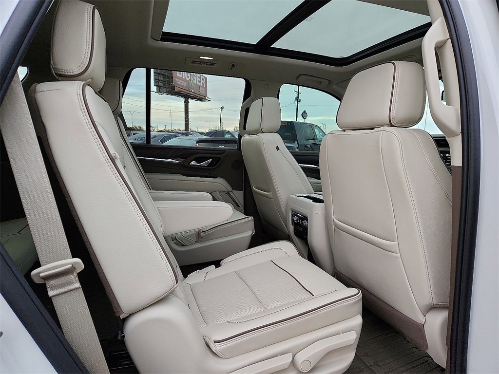 Used 2023 GMC Yukon Denali image 10