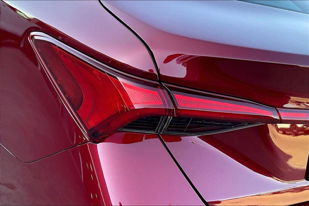 Used 2019 Toyota Avalon Limited w/ All Weather Liner Package FWD image 29