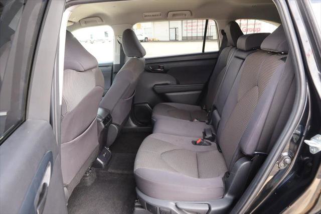 Certified 2024 Toyota Highlander LE AWD/4WD image 10