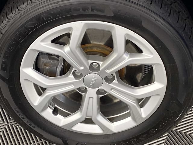 Used 2024 Jeep Compass Latitude w/ Convenience Group AWD/4WD image 24