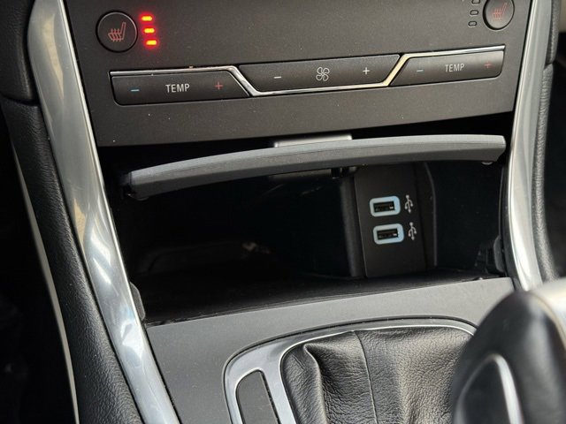 Used 2016 Ford Edge Titanium image 14