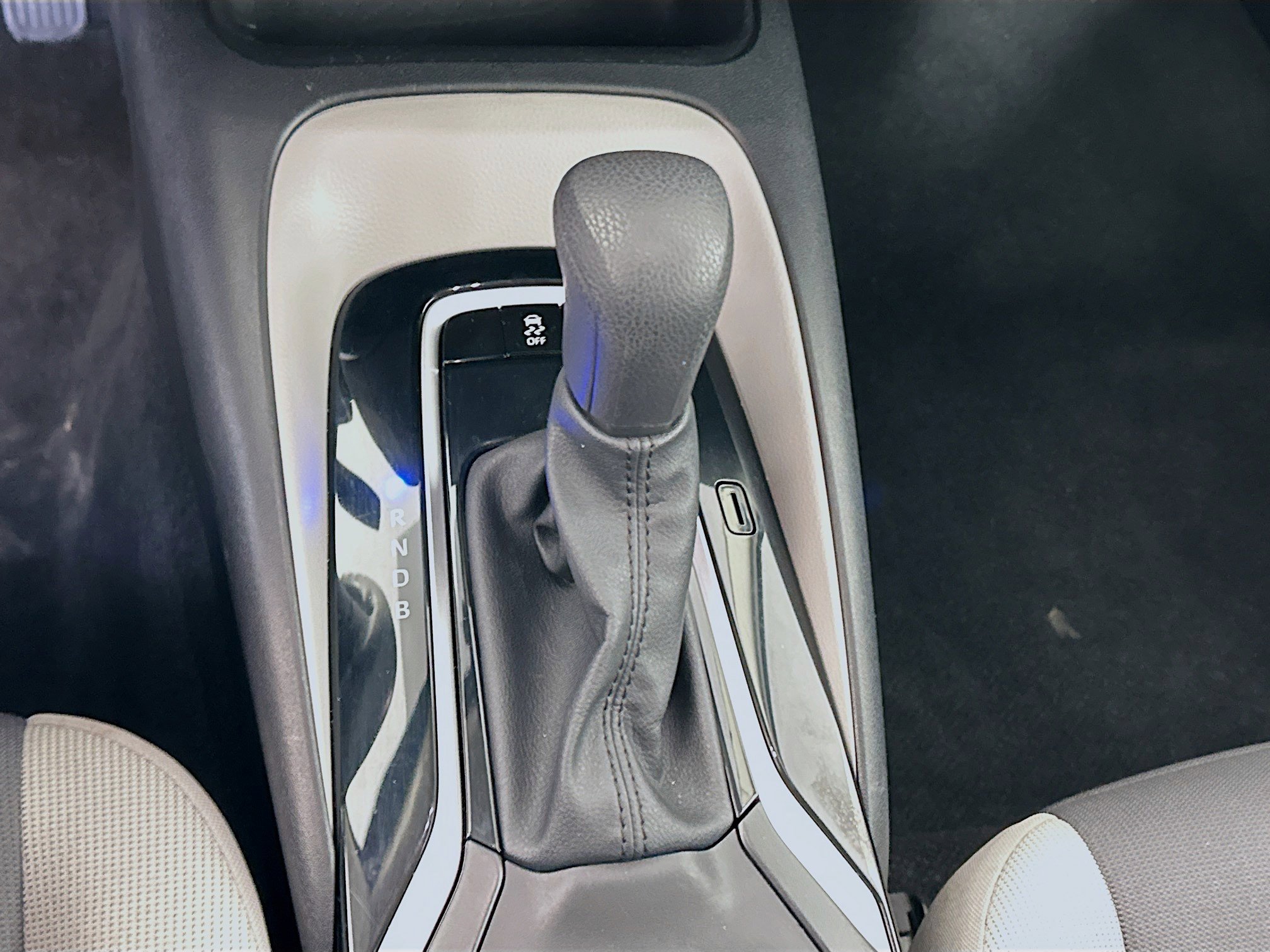 Used 2023 Toyota Corolla LE w/ LE Convenience Package image 24