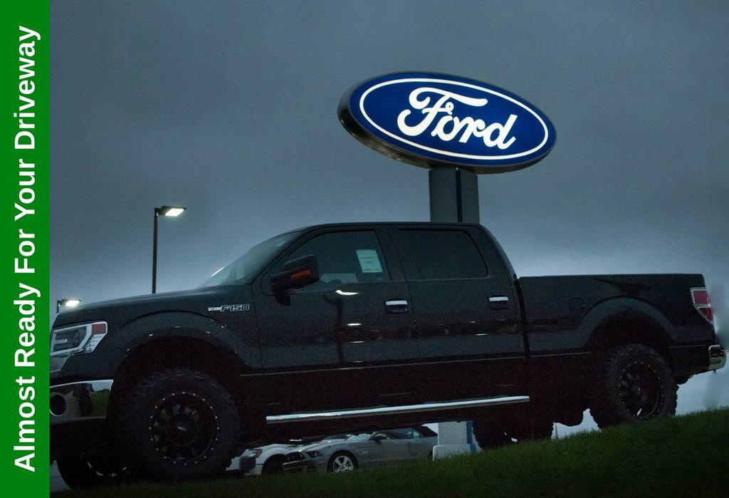 Used 2017 Honda CR-V Touring image 16