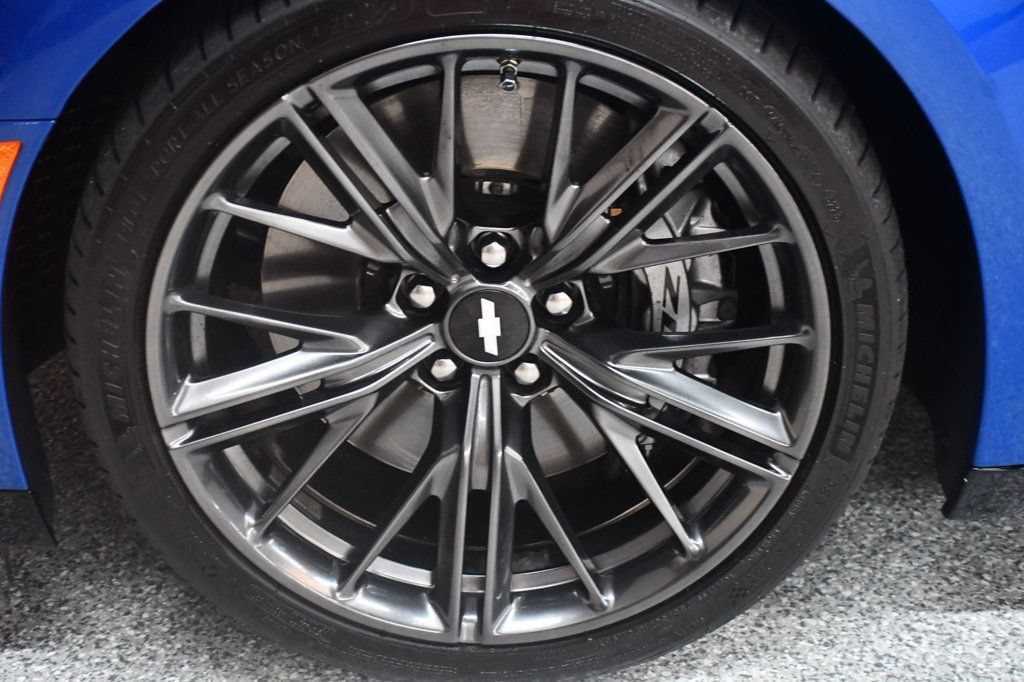 Used 2017 Chevrolet Camaro ZL1 RWD image 19