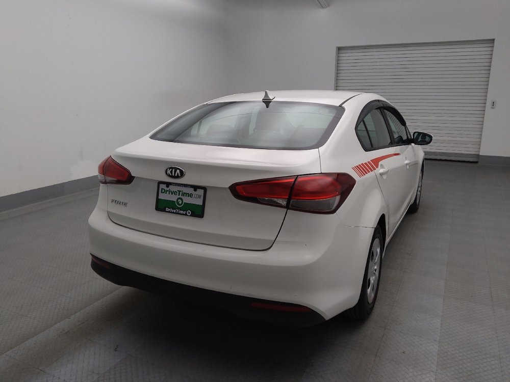 Used 2017 Kia Forte LX image 7