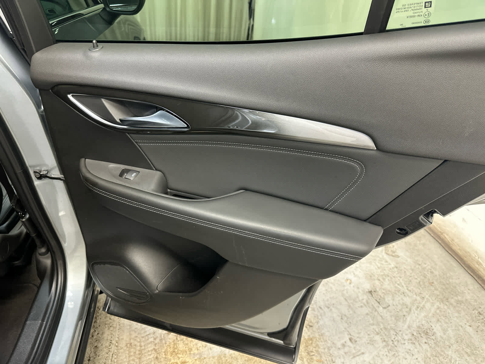 Certified 2025 Buick Envision Preferred image 30