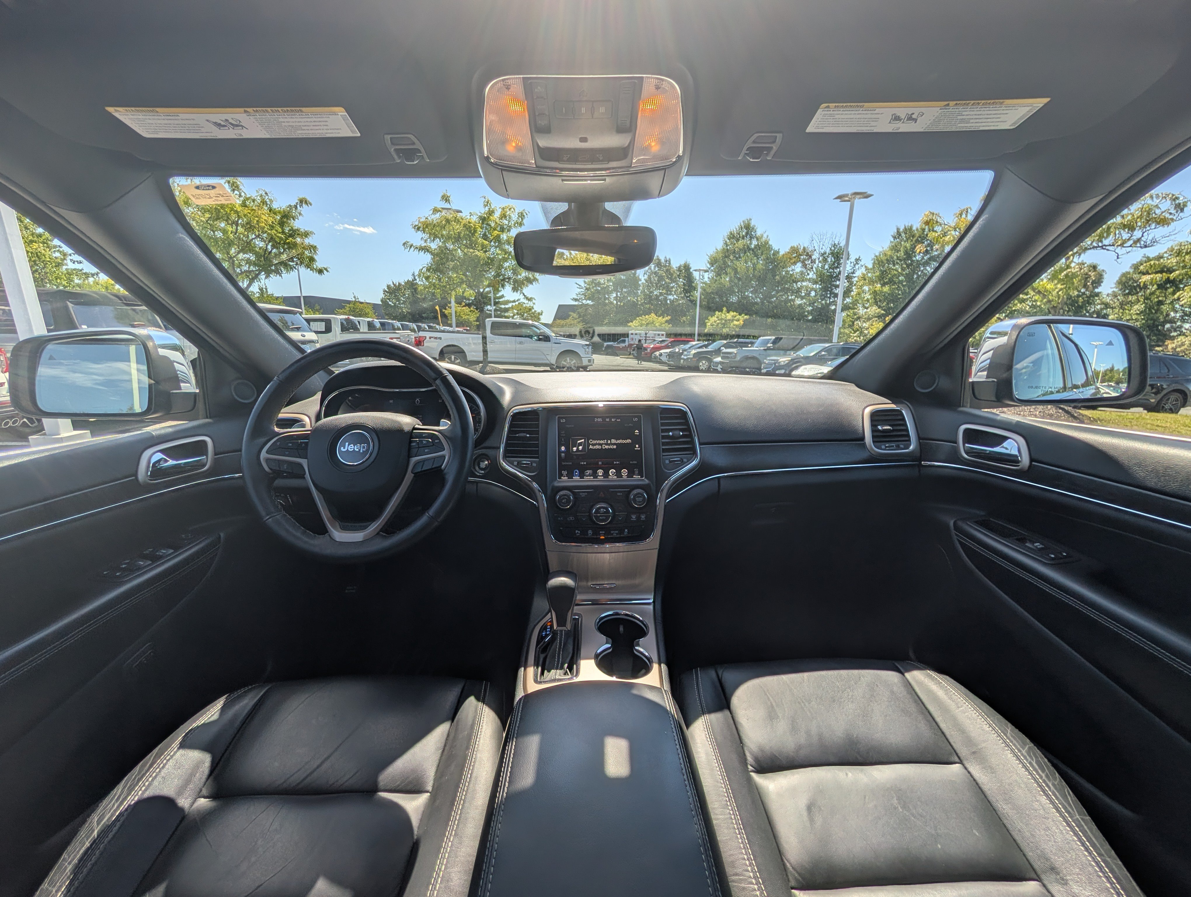 Used 2017 Jeep Grand Cherokee Limited AWD/4WD image 18