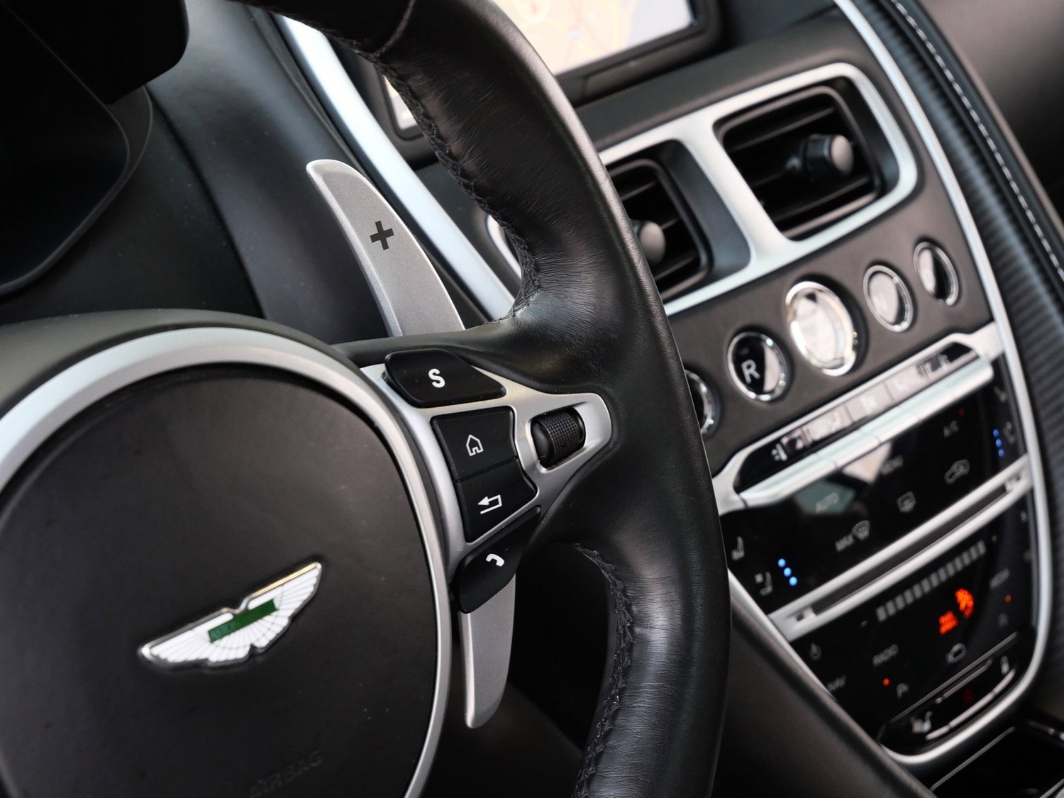 Used 2019 Aston Martin DBS Superleggera image 21