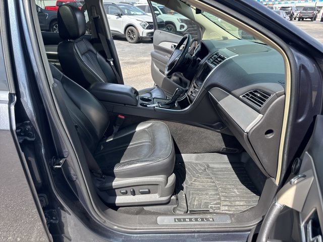 Used 2013 Lincoln MKX AWD image 29