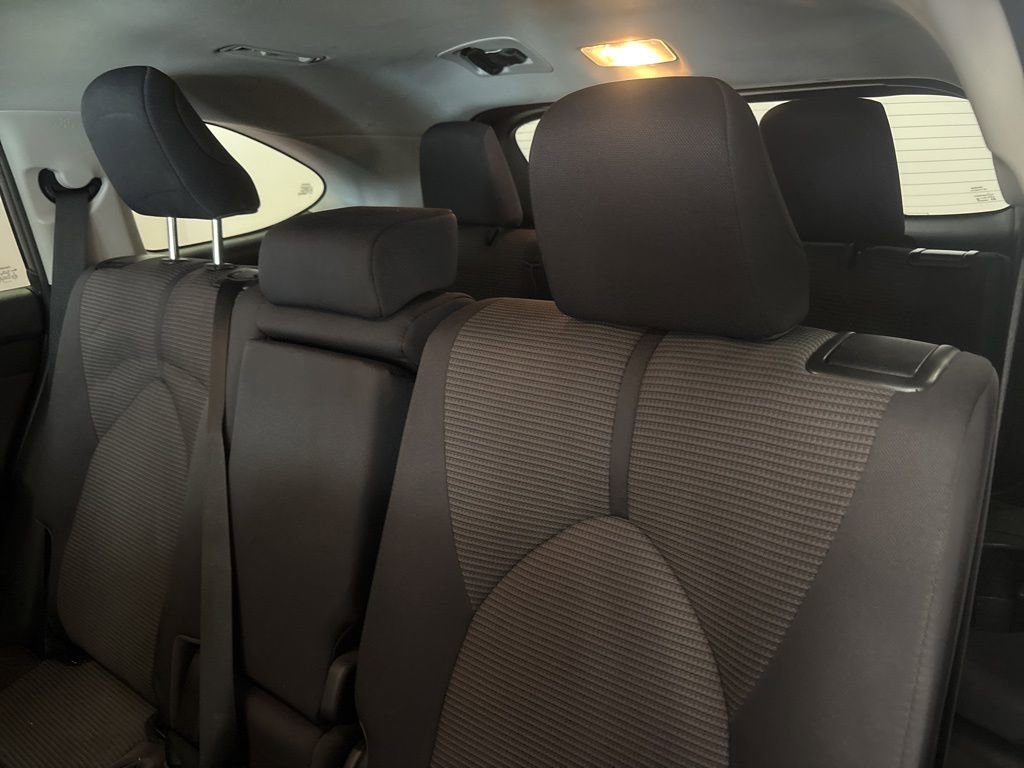 Used 2021 Toyota Highlander LE image 16