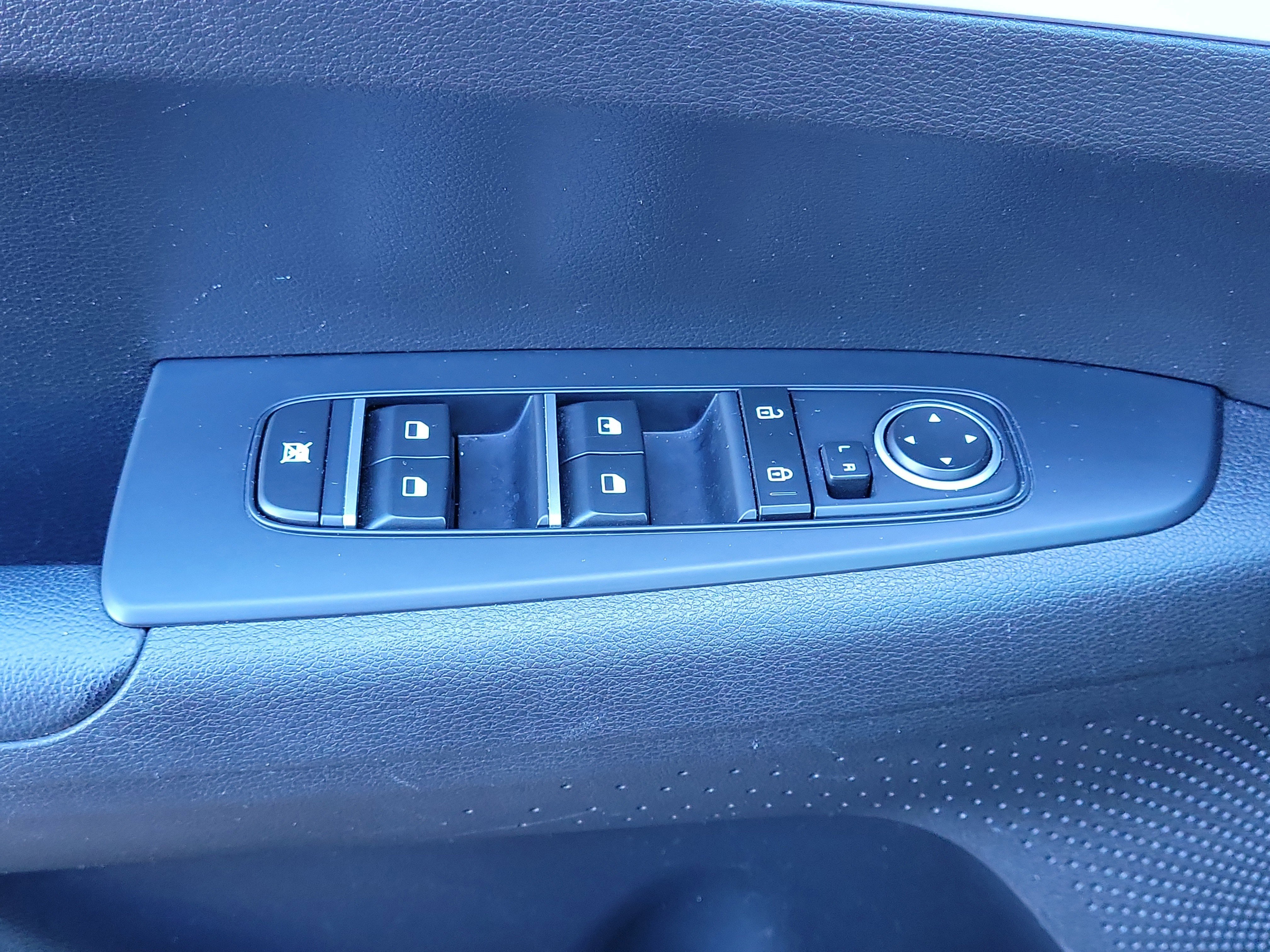 Used 2024 Kia Forte LXS image 28