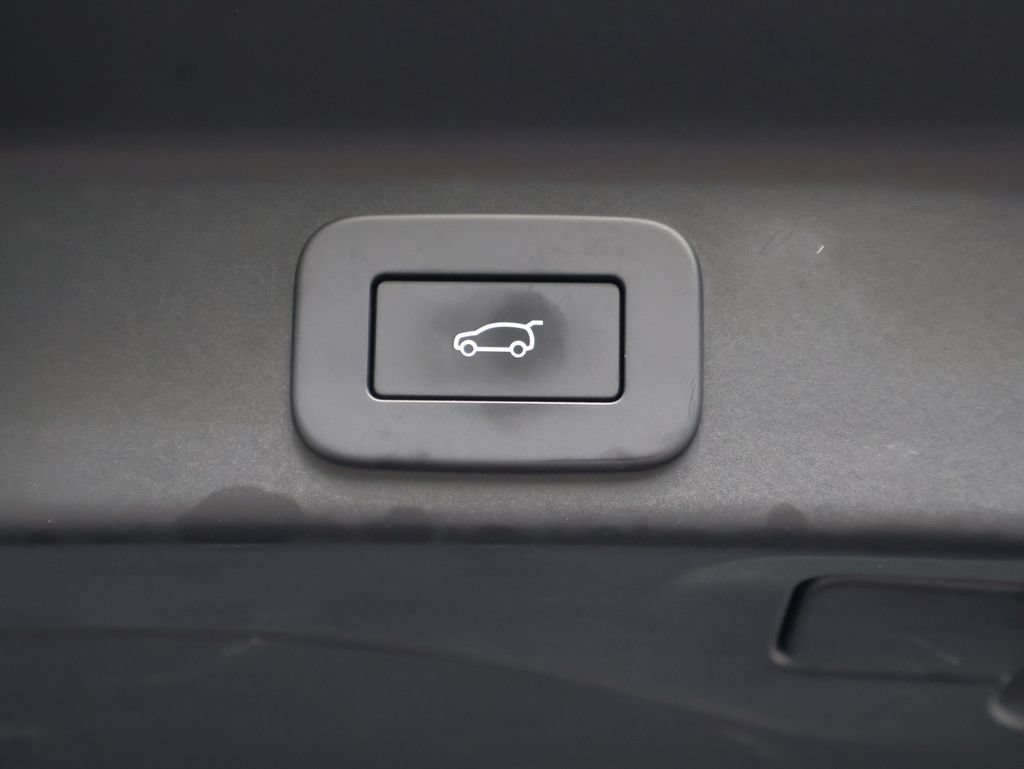 Used 2023 Jaguar F-PACE S AWD/4WD image 17