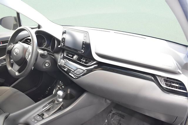 Used 2020 Toyota C-HR LE image 18