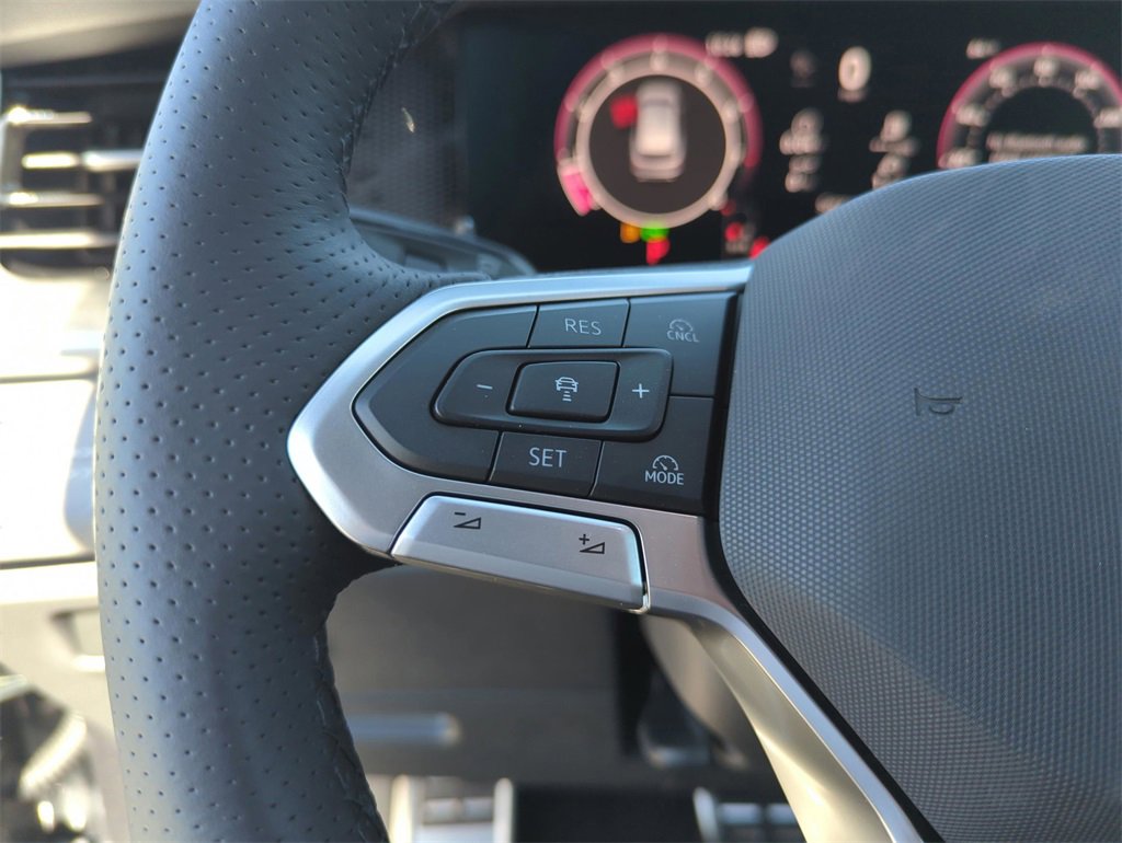 New 2026 Volkswagen Tiguan SE R-Line image 37