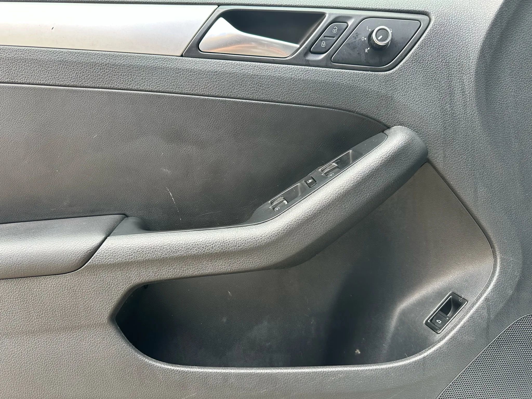 Used 2013 Volkswagen Jetta SE image 9