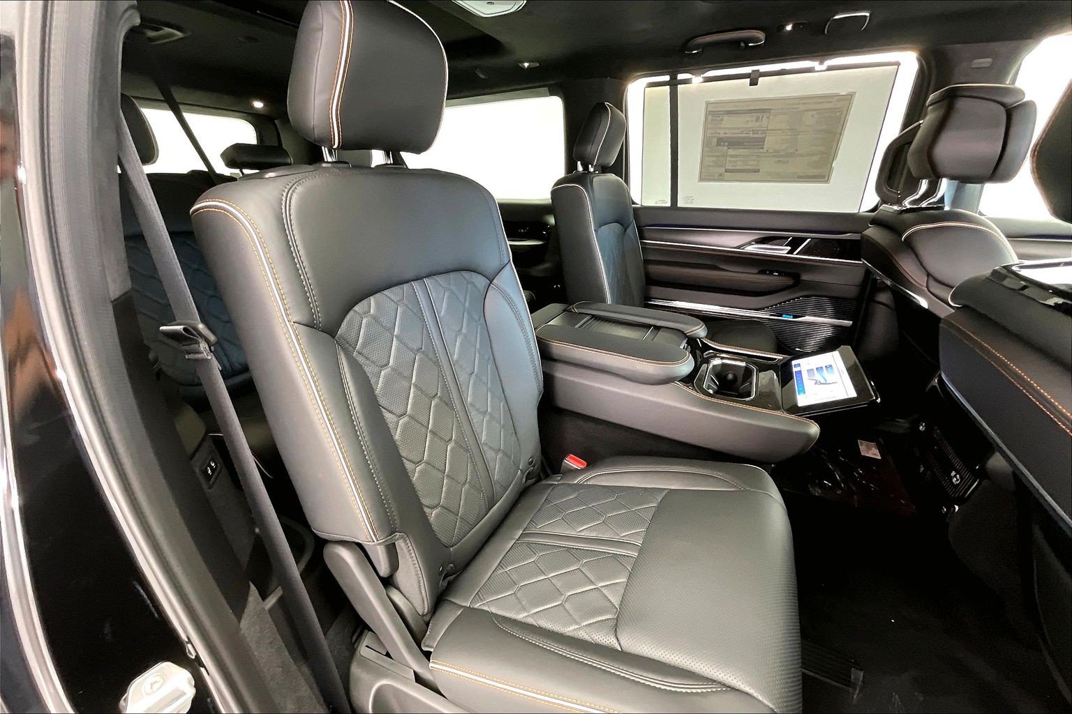 New 2026 Jeep Grand Wagoneer L Summit AWD/4WD image 10