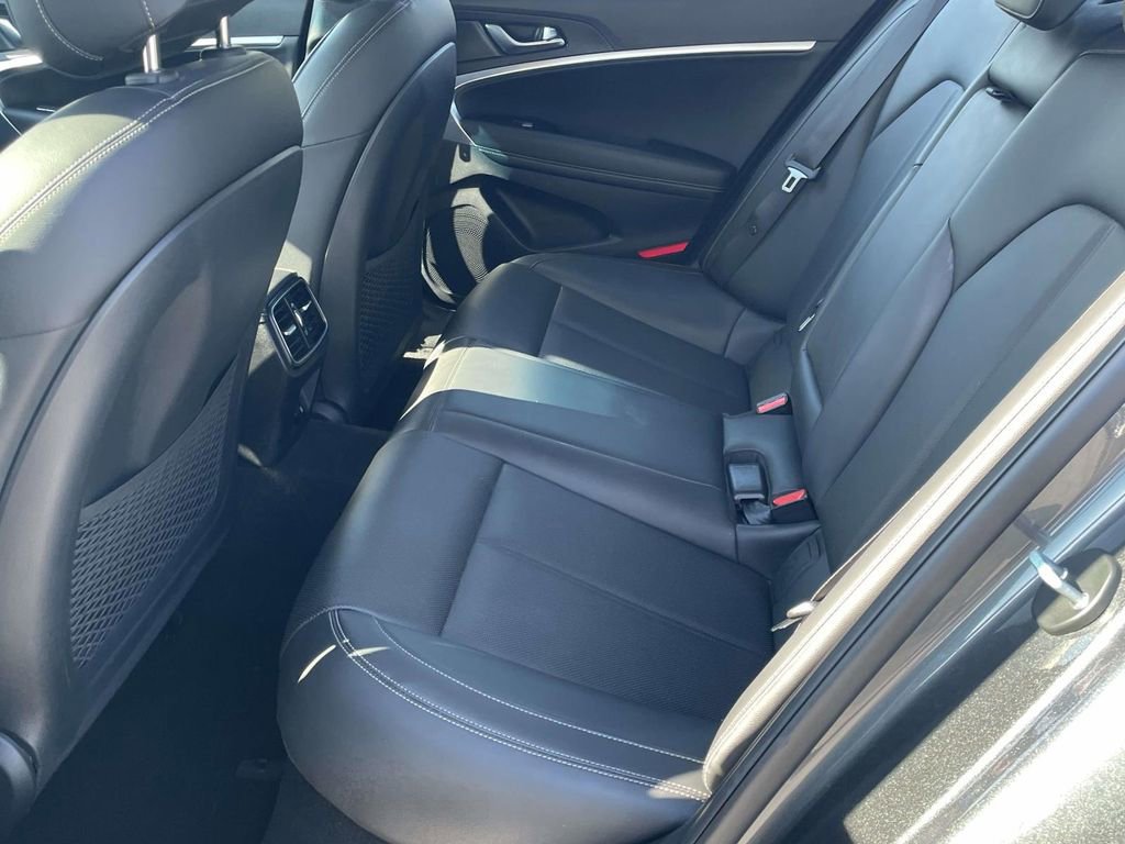 Used 2020 Genesis G70 2.0T RWD image 10