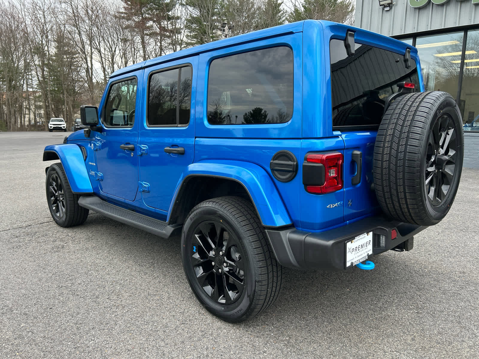 Used 2023 Jeep Wrangler Sahara w/ Cold Weather Group image 7