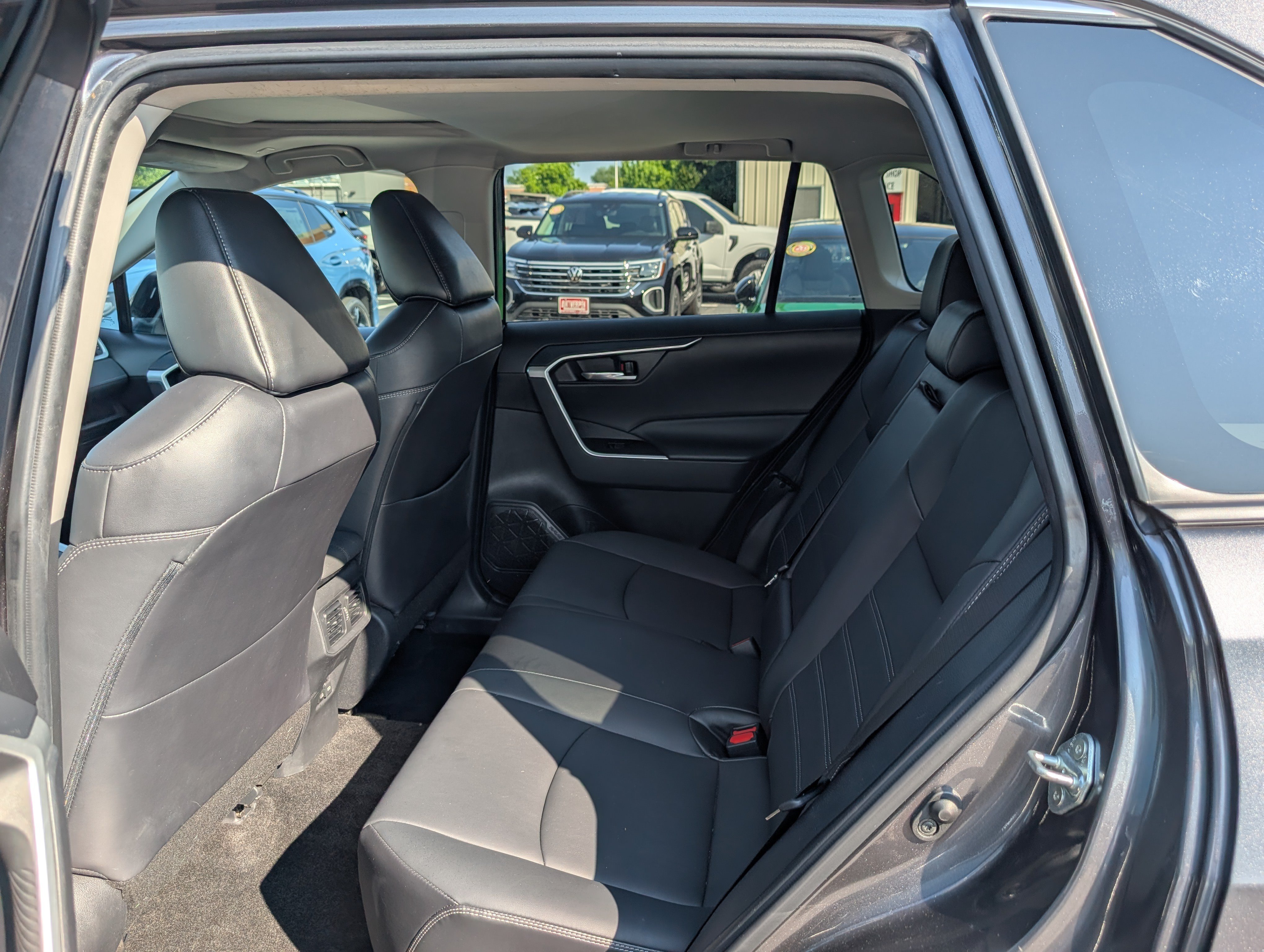 Used 2023 Toyota RAV4 XLE Premium AWD/4WD image 15