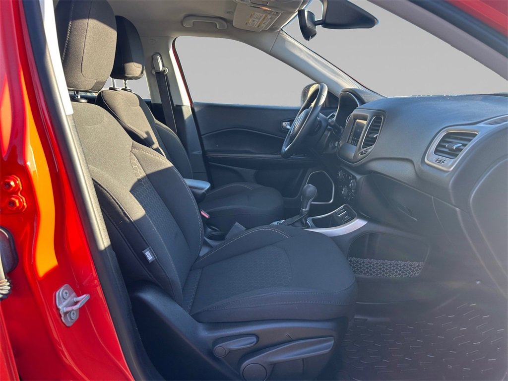 Certified 2018 Jeep Compass Sport w/ Tech Group image 18