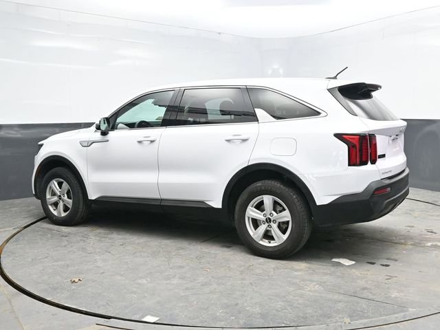Used 2023 Kia Sorento LX AWD/4WD image 4
