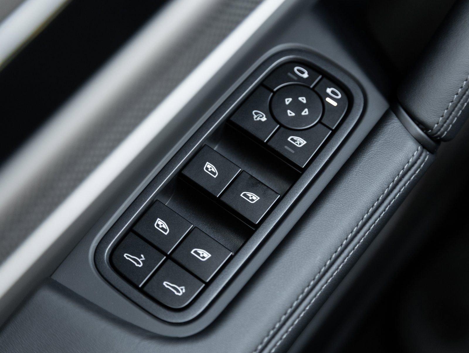 New 2026 Porsche Cayenne S image 20