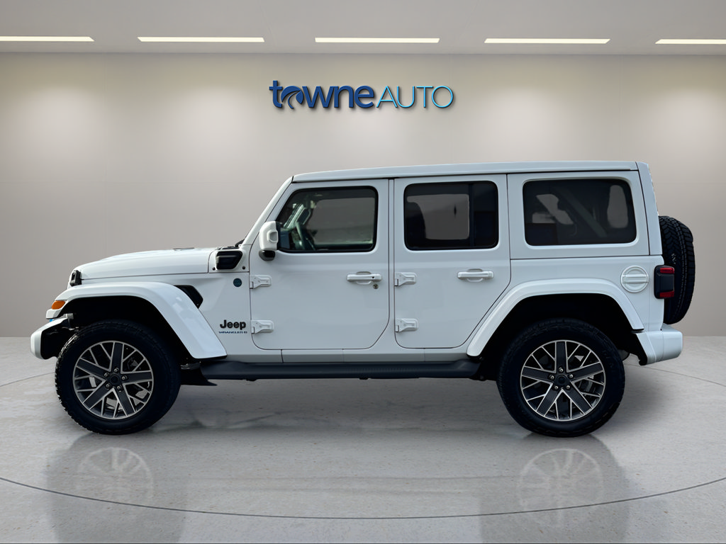 Used 2024 Jeep Wrangler High Altitude AWD/4WD image 2