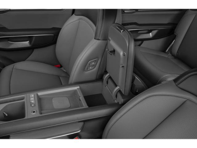 Used 2024 Kia EV9 Land image 17