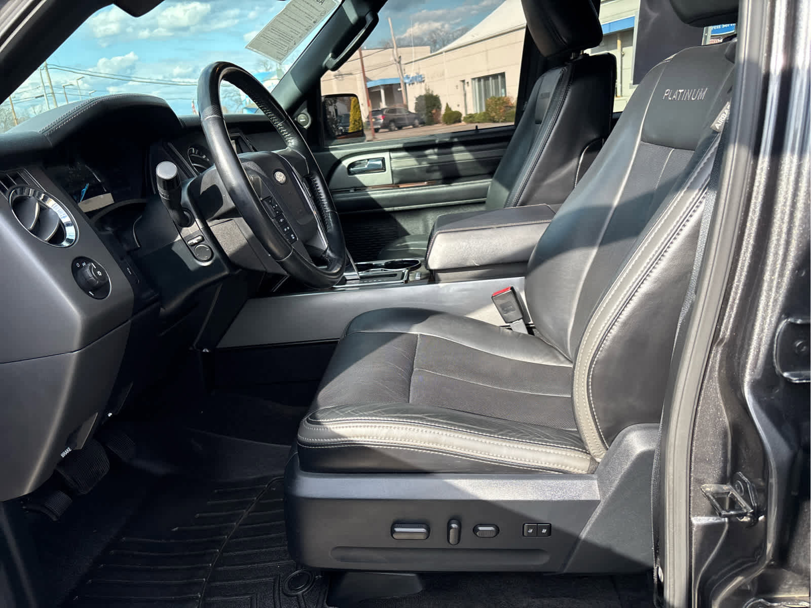 Used 2017 Ford Expedition EL Platinum image 8