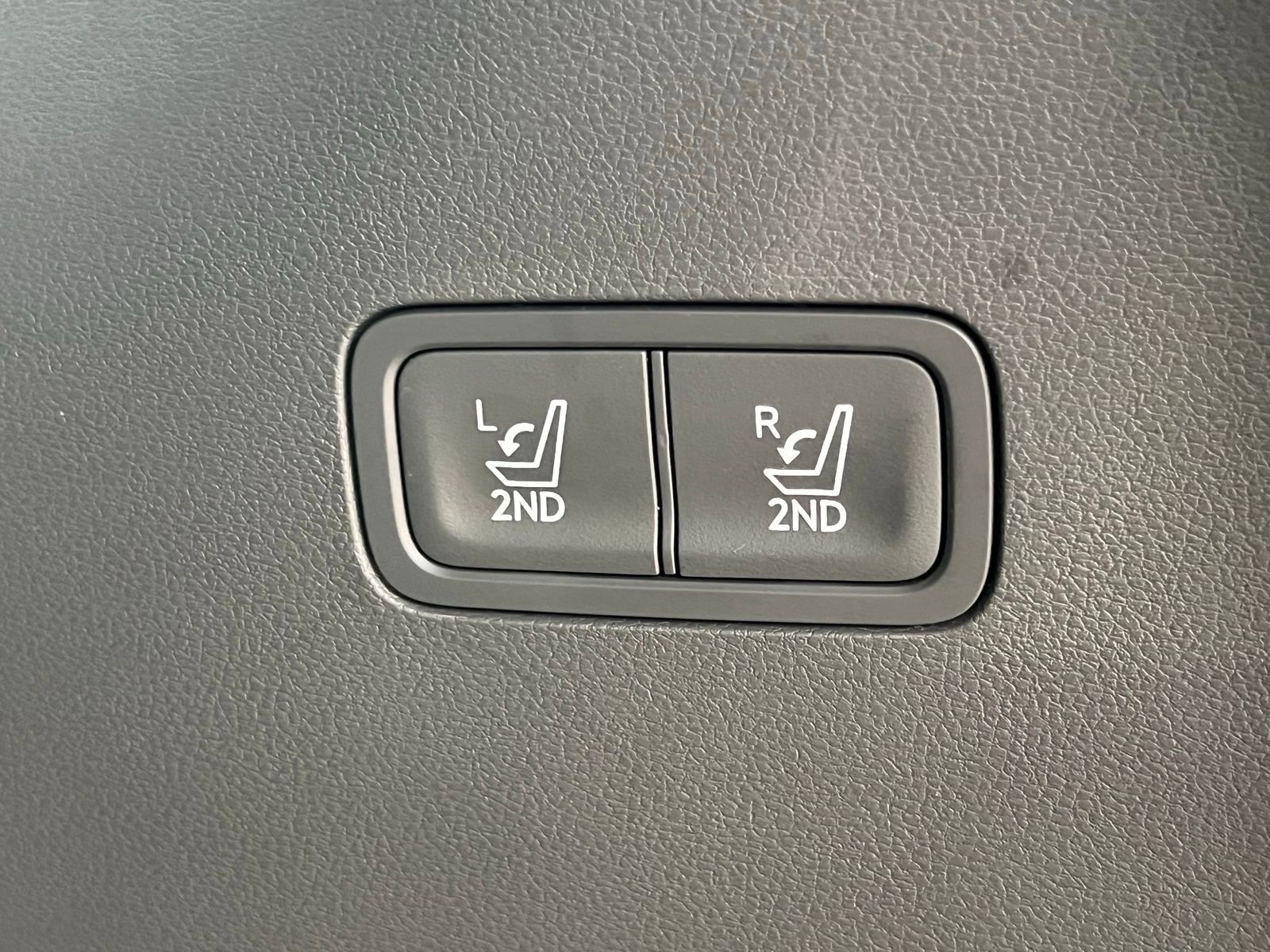 Used 2025 Hyundai Santa Fe SEL image 18