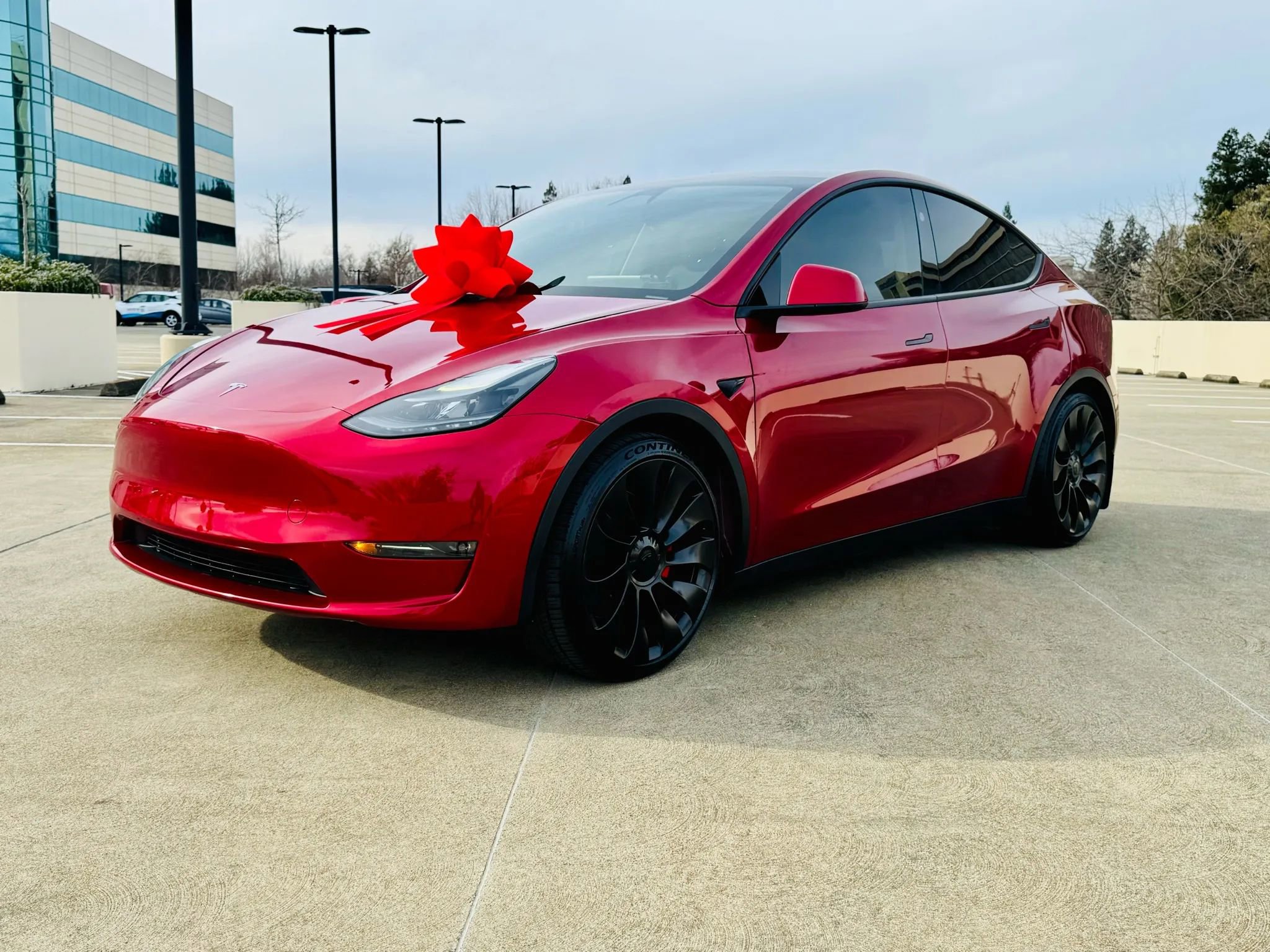 Used 2024 Tesla Model Y Performance image 10