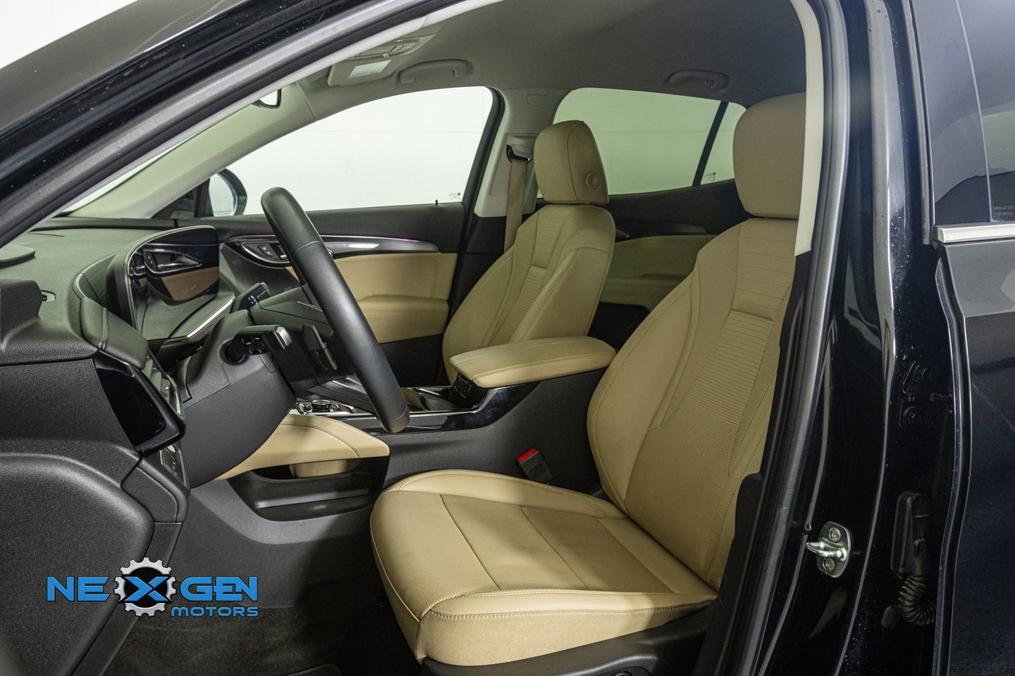 Used 2025 Buick Envision Preferred AWD/4WD image 22