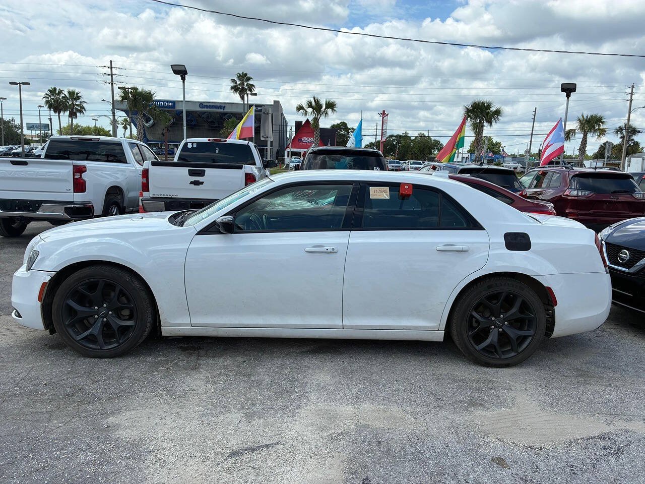 Used 2022 Chrysler 300 Touring w/ Sport Appearance Package RWD image 4