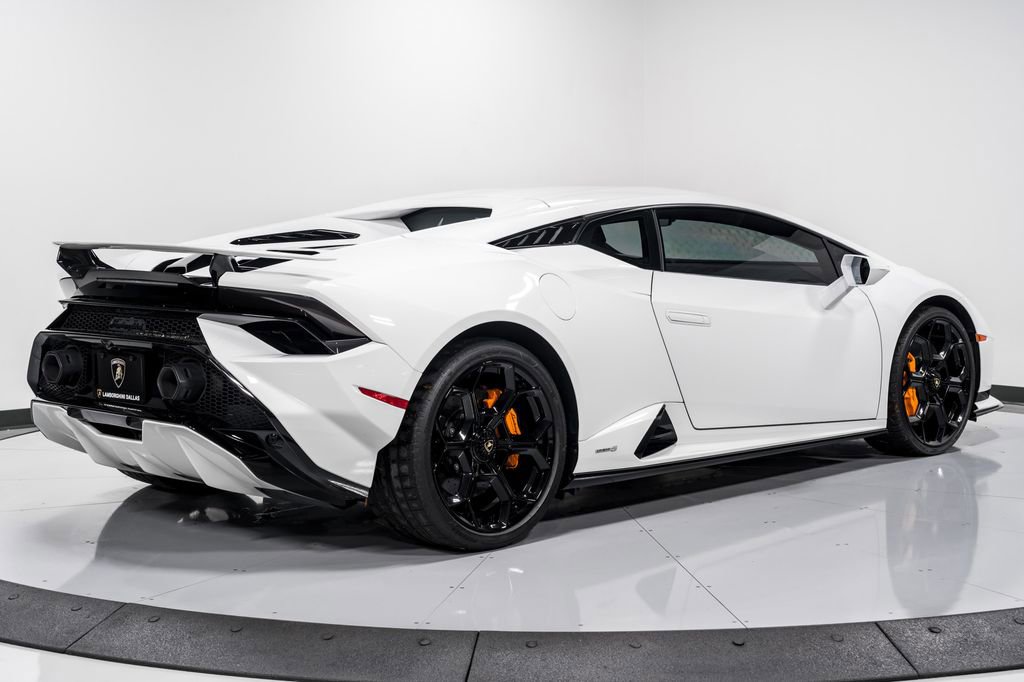 Used 2023 Lamborghini Huracan Tecnica image 3