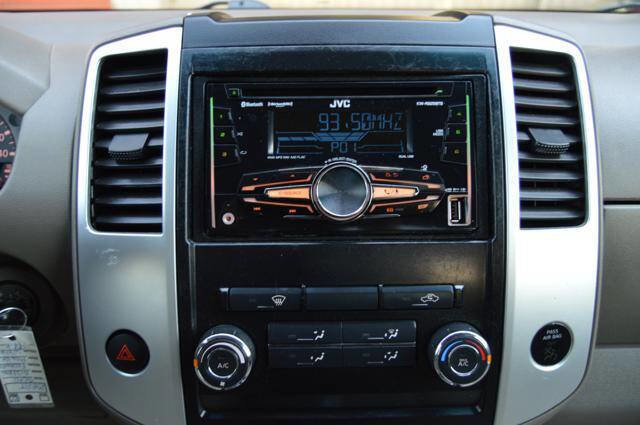 Used 2010 Nissan Frontier SE AWD/4WD image 23