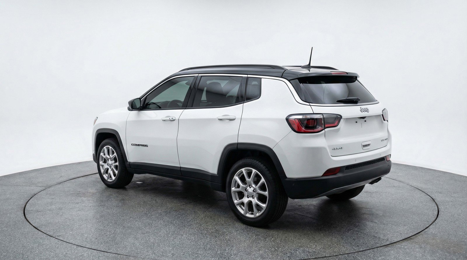 Used 2025 Jeep Compass Limited image 6